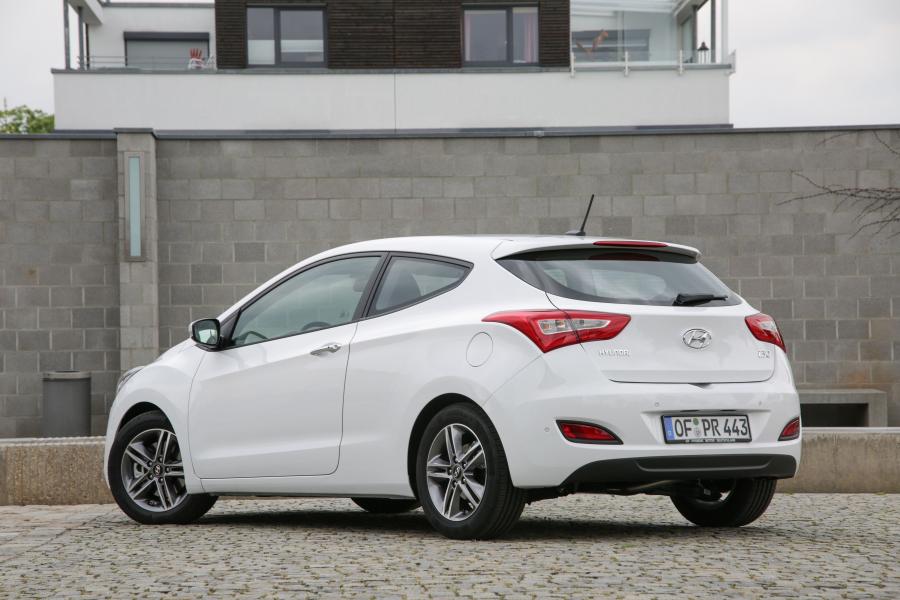  Hyundai i30 Coupe 2015 года  (фото 3 из 19)